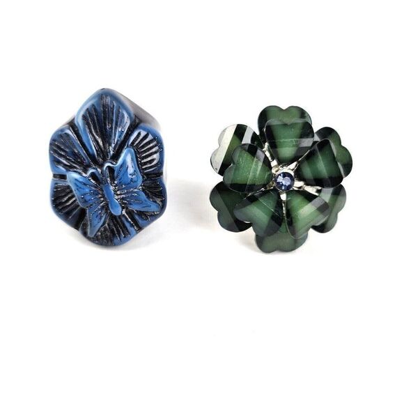 Lot of 2 Vintage Large Blue Plastic Flower Butterfly Statement Rings sz 6.25-6.5 - Picture 1 of 8
